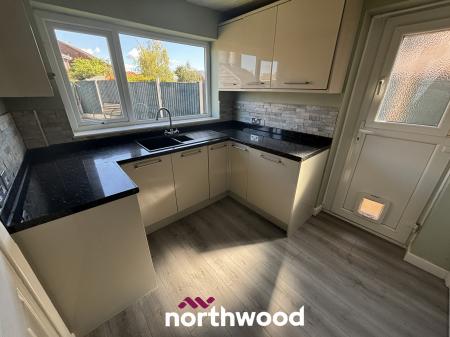 3 bedroom Semi-detached house for sale in Sunningdale Road, Hatfield Woodhouse, Doncaster, DN7