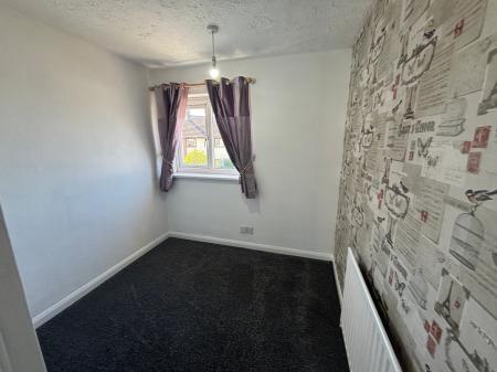 3 bedroom Semi-detached house for sale in Sunningdale Road, Hatfield Woodhouse, Doncaster, DN7