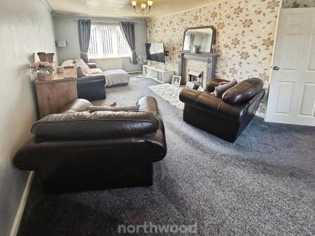 3 bedroom Terraced House for sale in Springfield Avenue, Hatfield, Doncaster, DN7