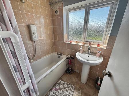3 bedroom Terraced House for sale in Springfield Avenue, Hatfield, Doncaster, DN7