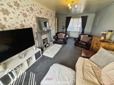 3 bedroom Terraced House for sale in Springfield Avenue, Hatfield, Doncaster, DN7
