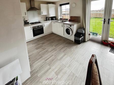 3 bedroom Semi-detached house to let in Farmhouse Drive, Hatfield, Doncaster, DN7