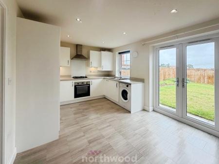 3 bedroom Semi-detached house to let in Farmhouse Drive, Hatfield, Doncaster, DN7