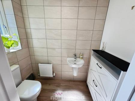 2 bedroom Detached house for sale in Viking Way, Doncaster, DN7