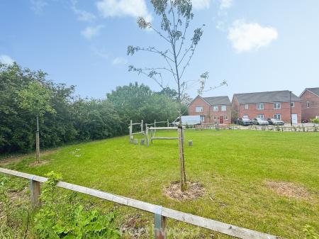 2 bedroom Detached house for sale in Viking Way, Doncaster, DN7