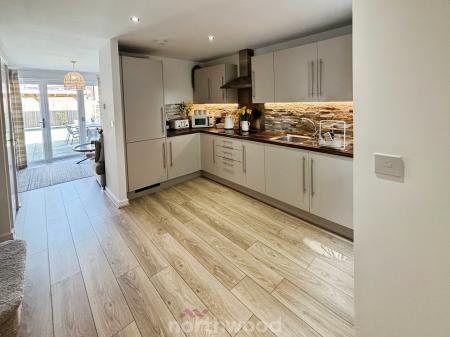 2 bedroom Detached house for sale in Viking Way, Doncaster, DN7