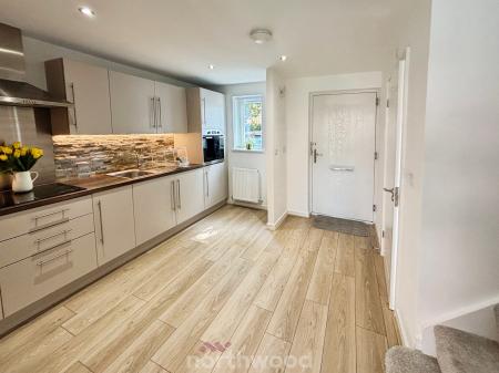 2 bedroom Detached house for sale in Viking Way, Doncaster, DN7