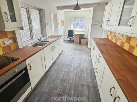 3 bedroom Semi-detached house for sale in Crookesbroom Lane, Hatfield, Doncaster, DN7