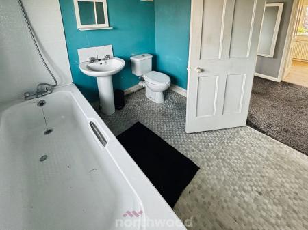 3 bedroom Semi-detached house for sale in Crookesbroom Lane, Hatfield, Doncaster, DN7