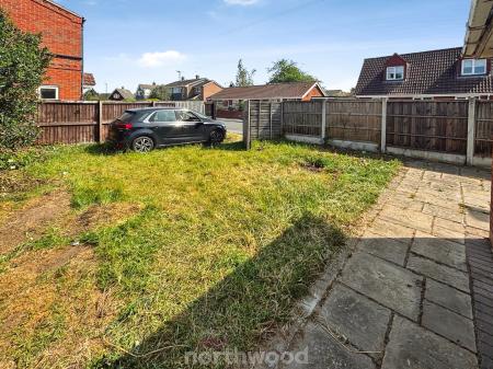 3 bedroom Semi-detached house for sale in Crookesbroom Lane, Hatfield, Doncaster, DN7