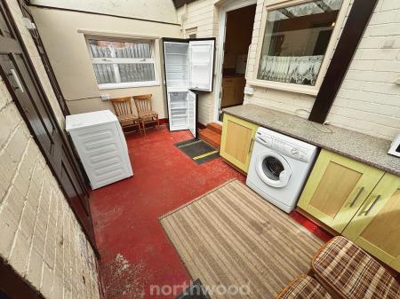 2 bedroom Bungalow for sale in Old Epworth Road East, Hatfield, Doncaster, DN7