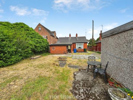 2 bedroom Bungalow for sale in Old Epworth Road East, Hatfield, Doncaster, DN7