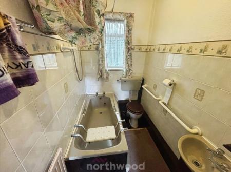 2 bedroom Bungalow for sale in Old Epworth Road East, Hatfield, Doncaster, DN7