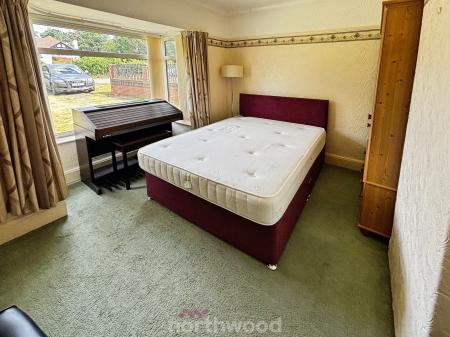 2 bedroom Bungalow for sale in Old Epworth Road East, Hatfield, Doncaster, DN7
