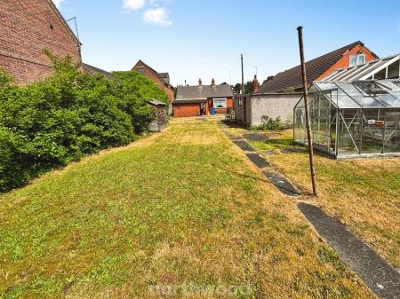 2 bedroom Bungalow for sale in Old Epworth Road East, Hatfield, Doncaster, DN7