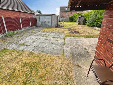 2 bedroom Bungalow for sale in Old Epworth Road East, Hatfield, Doncaster, DN7