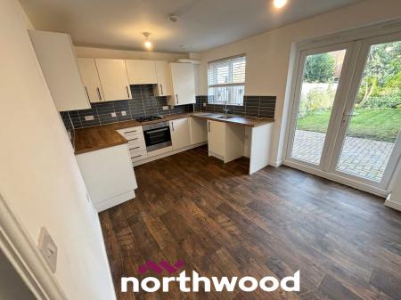 3 bedroom Semi-detached house to let in Barrier Mews, Stainforth, Doncaster, DN7
