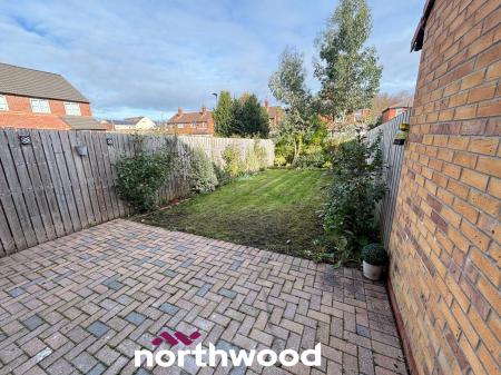 3 bedroom Semi-detached house to let in Barrier Mews, Stainforth, Doncaster, DN7