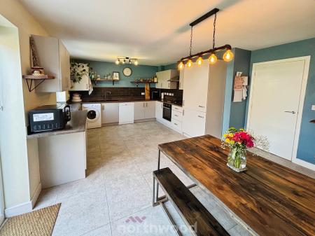 4 bedroom Detached house for sale in Pippin Way, Hatfield, Doncaster, DN7