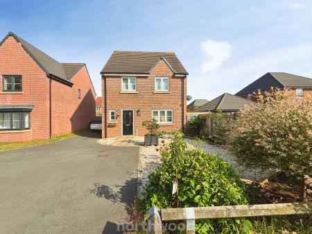 4 bedroom Detached house for sale in Pippin Way, Hatfield, Doncaster, DN7