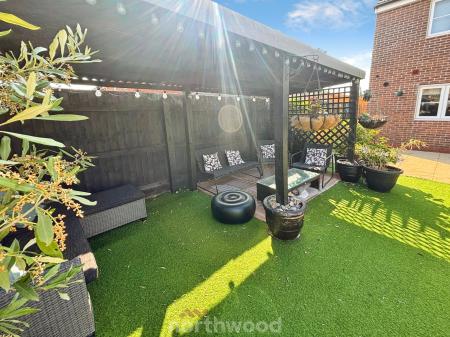 4 bedroom Detached house for sale in Pippin Way, Hatfield, Doncaster, DN7