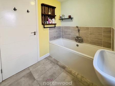 4 bedroom Detached house for sale in Pippin Way, Hatfield, Doncaster, DN7