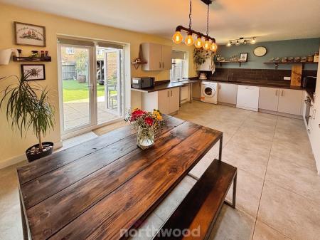 4 bedroom Detached house for sale in Pippin Way, Hatfield, Doncaster, DN7