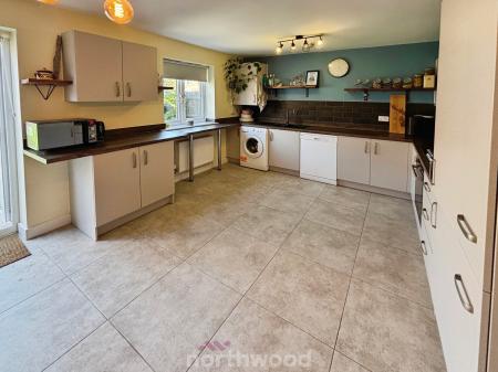 4 bedroom Detached house for sale in Pippin Way, Hatfield, Doncaster, DN7