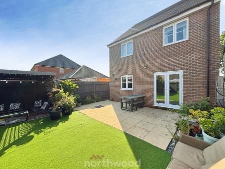 4 bedroom Detached house for sale in Pippin Way, Hatfield, Doncaster, DN7