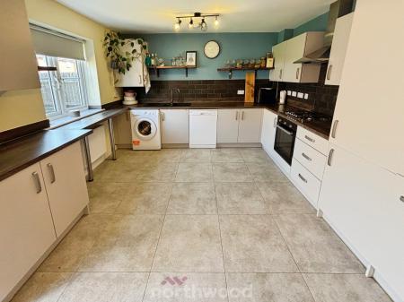 4 bedroom Detached house for sale in Pippin Way, Hatfield, Doncaster, DN7