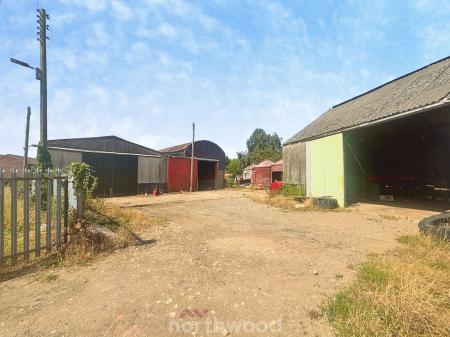 0 bedroom Land (Residential) for sale in Moss Croft Lane, Hatfield Woodhouse, Doncaster, DN7