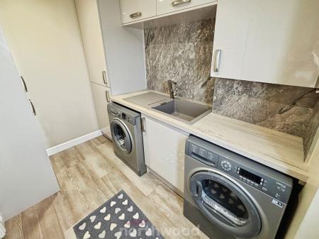 4 bedroom Detached house for sale in Lord Porter Ave, Stainforth, Doncaster, DN7