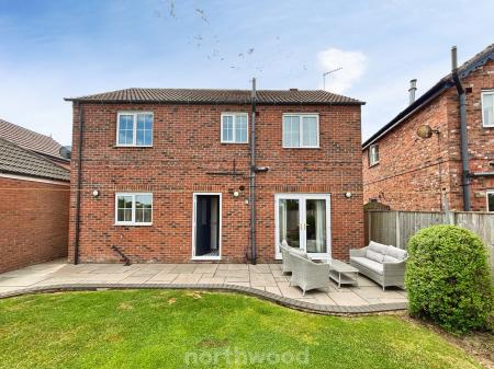4 bedroom Detached house for sale in Lord Porter Ave, Stainforth, Doncaster, DN7