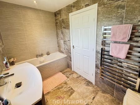 4 bedroom Detached house for sale in Lord Porter Ave, Stainforth, Doncaster, DN7