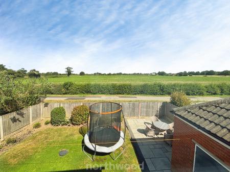 4 bedroom Detached house for sale in Lord Porter Ave, Stainforth, Doncaster, DN7