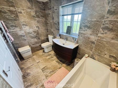 4 bedroom Detached house for sale in Lord Porter Ave, Stainforth, Doncaster, DN7