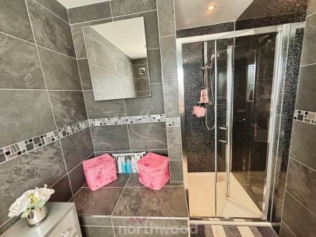 4 bedroom Detached house for sale in Lord Porter Ave, Stainforth, Doncaster, DN7