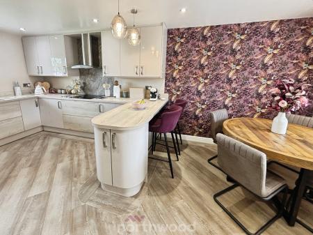 4 bedroom Detached house for sale in Lord Porter Ave, Stainforth, Doncaster, DN7