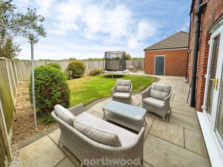 4 bedroom Detached house for sale in Lord Porter Ave, Stainforth, Doncaster, DN7