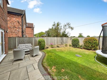 4 bedroom Detached house for sale in Lord Porter Ave, Stainforth, Doncaster, DN7