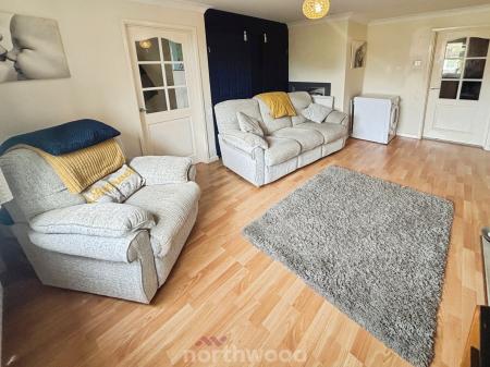 4 bedroom Detached house for sale in St Marys Drive, Dunsville, Doncaster, DN7