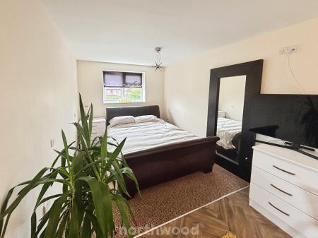 4 bedroom Detached house for sale in St Marys Drive, Dunsville, Doncaster, DN7