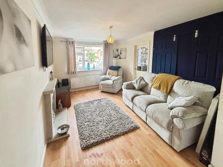 4 bedroom Detached house for sale in St Marys Drive, Dunsville, Doncaster, DN7