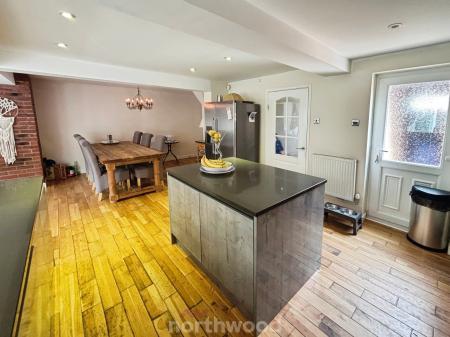 4 bedroom Detached house for sale in St Marys Drive, Dunsville, Doncaster, DN7