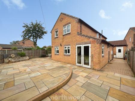 4 bedroom Detached house for sale in St Marys Drive, Dunsville, Doncaster, DN7