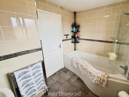 4 bedroom Detached house for sale in St Marys Drive, Dunsville, Doncaster, DN7