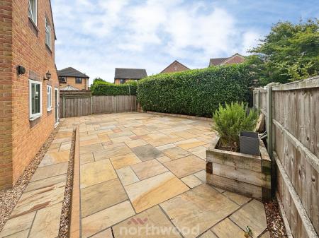 4 bedroom Detached house for sale in St Marys Drive, Dunsville, Doncaster, DN7
