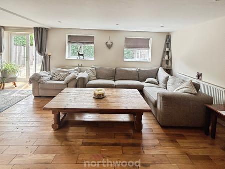 4 bedroom Detached house for sale in St Marys Drive, Dunsville, Doncaster, DN7