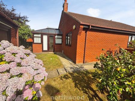 3 bedroom Bungalow for sale in Harpenden Drive, Dunscroft, Doncaster, DN7