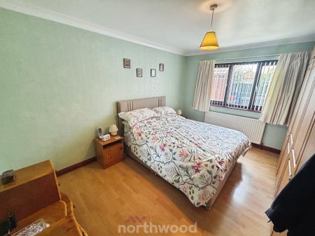 3 bedroom Bungalow for sale in Harpenden Drive, Dunscroft, Doncaster, DN7